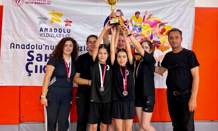 Kritik Açıklama: Niğde Kız Takımı Masa Tenisinde Türkiye Finallerinde - Son Dakika - Son Dakika Bilgileri