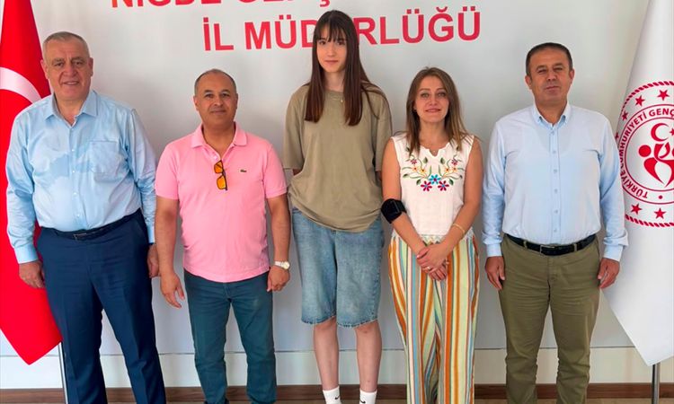 Ayrıntılar Netleşti: Niğdeli voleybolcu Belinay Akkuş, Beşiktaş'a transfer oldu - Haberleri | İşte Tüm Ayrıntı