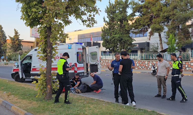 Nizip'te Motosiklet Kazası: 14 Yaşındaki Çocuk yaşamını yitirdi