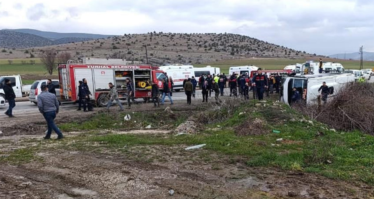 Son Gelişme: Öğrenci servisinin yaptığı kazada ortalık savaş alanına döndü - En Son Haber ve Merak Edilenler