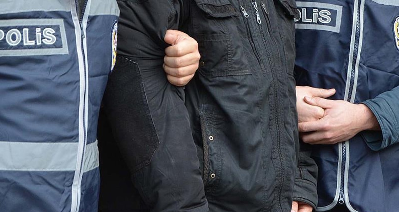 Kritik Açıklama: Öğretmen kız arkadaşını silahla vurdu! - En Son Haber
