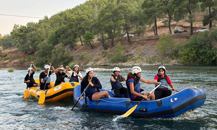Sıcak Gündem: Öğretmenin 8 yıllık emeği, raftingde 15 Türkiye şampiyonluğu getirdi - Haberleri ve Merak Edilen