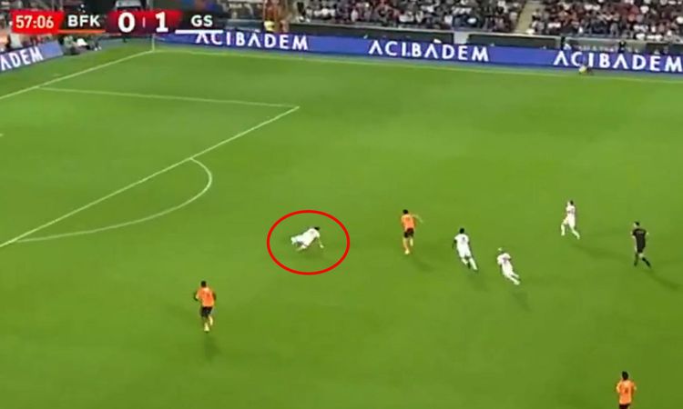 Okan Buruk'tan savunmaya neşter! Sporting maçında sürpriz değişiklik - Son Dakika Bilgileri
