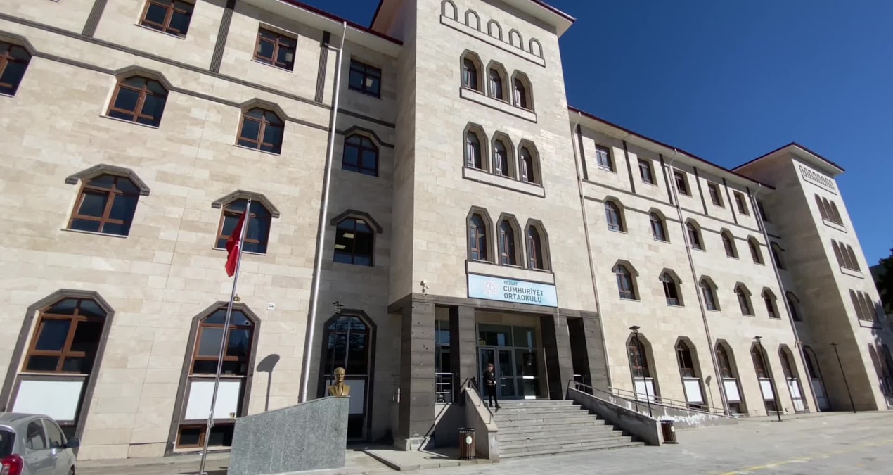 Ayrıntılar Netleşti: Okul müdürünü darbeden veli hakkında tutuklama kararı verildi - Son Dakika Haberleri | İş