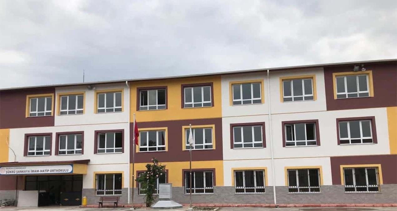 Kritik Açıklama: Okulda 'firesiz namaz' anonsuna tepki - Haberleri: Gelişmeler Takip Ediliyor