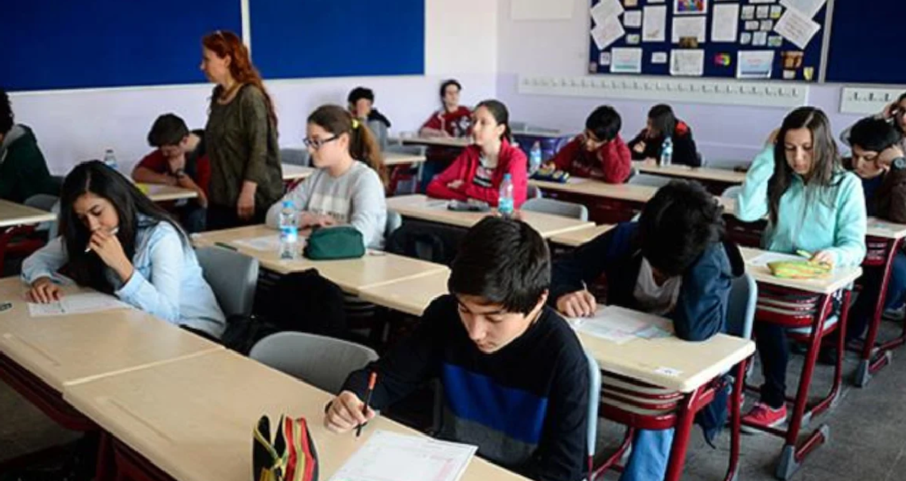Kritik Açıklama: Okullara yeni zorunlu ders geliyor - Son Dakika ve Merak Edilenler