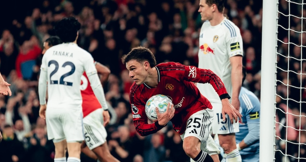 Gündemden Son Bilgiler: Old Trafford'da tarihi gece! 45 yıl sonra bir ilk - En Son Haber: Gelişmeler Takip Edi