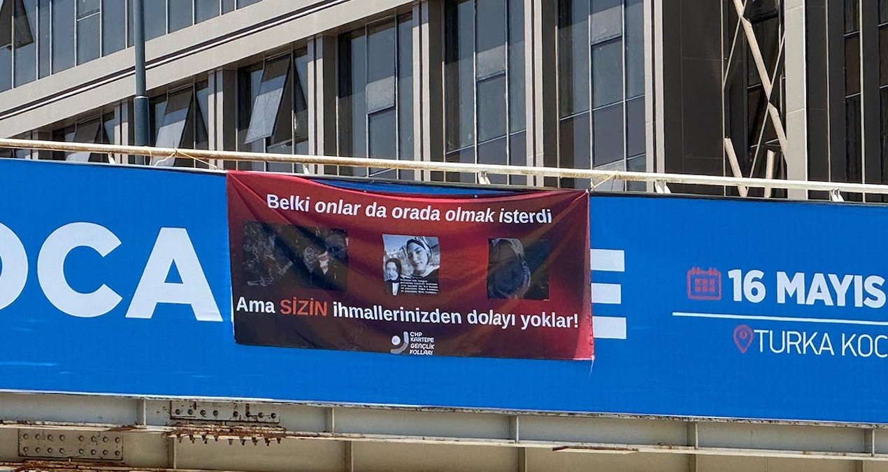 Sıcak Gündem: Ölen gençlerin fotoğraflarıyla Erdoğan'ın etkinliğine protesto - En Son Haber - Son Dakika Bilgi