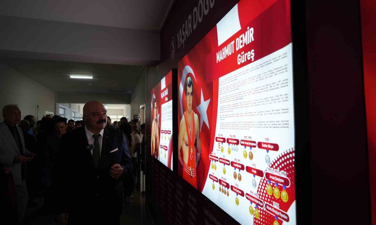 OMÜ Yaşar Doğu Spor Bilimleri Fakültesinde milli sporcular için Onur Duvarı açıldı - Son Dakika Bilgileri