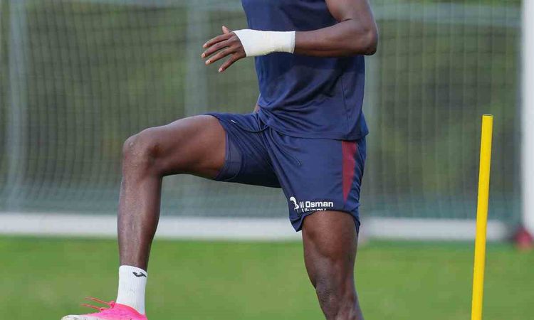 Son Gelişme: Onuachu'nun gol hasreti 5 maça çıktı - Haberleri ve Merak Edilenler