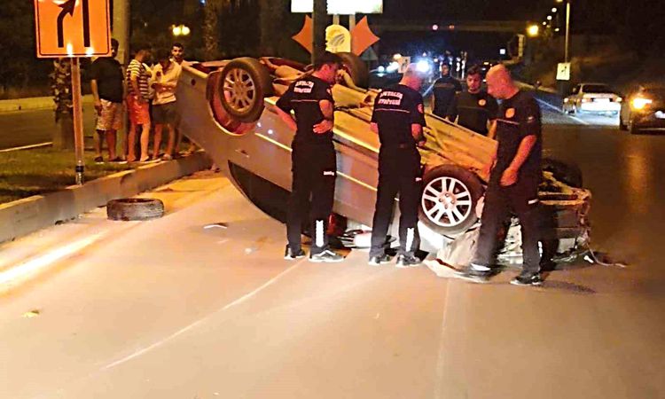 Sıcak Gündem: Önündeki motosiklete çarpmamak için direksiyonu kırdı, takla attı - Son Dakika Haberleri | İşte