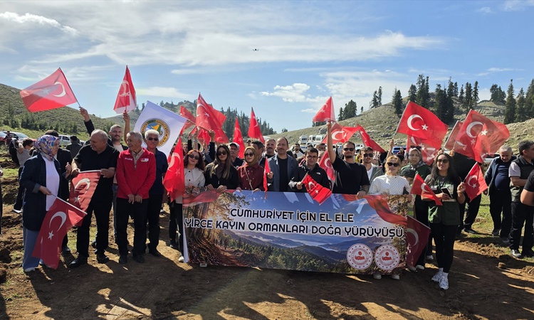 Osmaniye Sumbas'ta Cumhuriyet'in 103. yılı için fidan dikilip yürüyüş yapıldı: Gelişmeler Takip Ediliyor