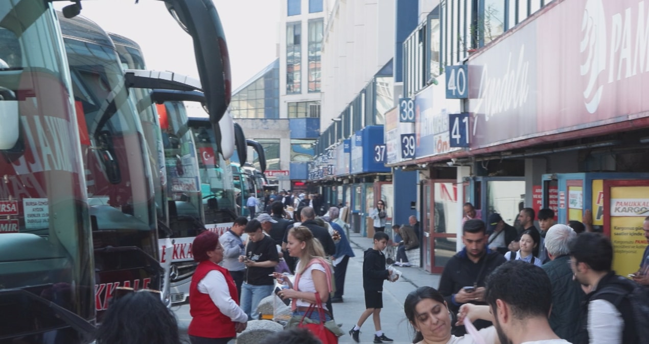 Gündemden Son Bilgiler: Otogarlarda bayram tatili hareketliliği resmen start aldı; ek seferler konuldu - Son D