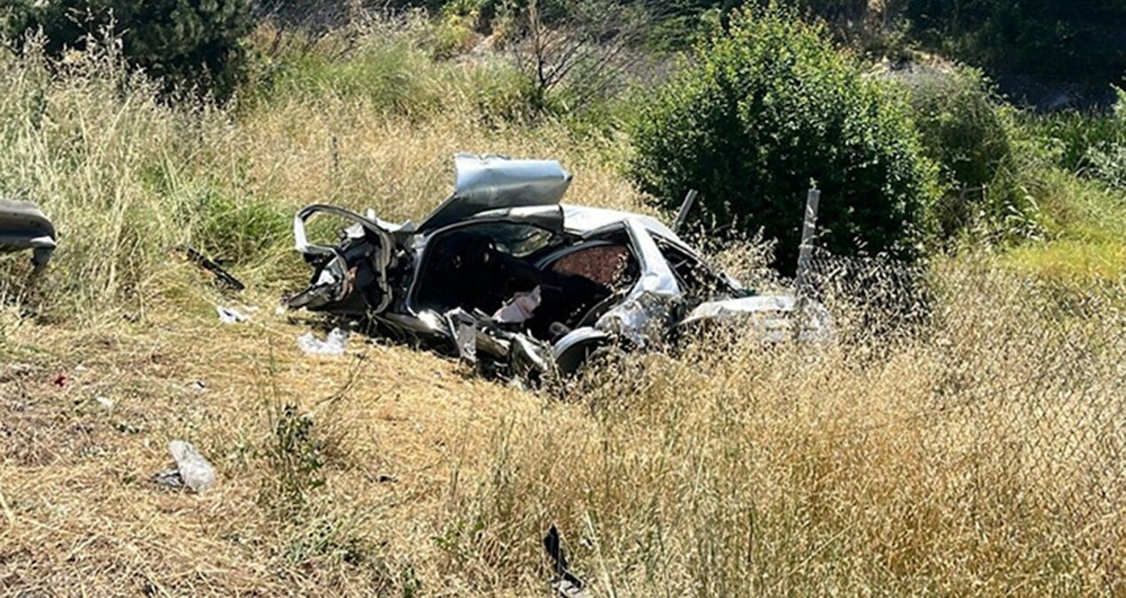 Car overturned into a ditch: 1 dead, 3 injured - Breaking News