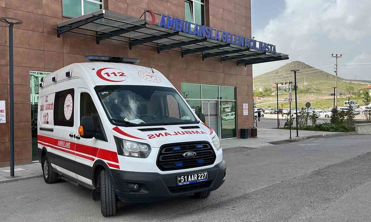 Ayrıntılar Netleşti: Otomobil üç tekerlekli motosikletle çarpıştı: 1 ölü 3 yaralı - Haberleri