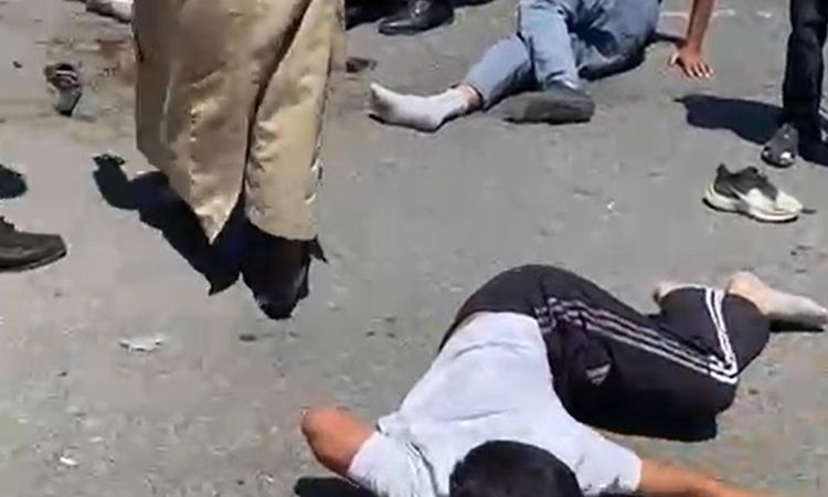 He hit children on bicycles with his car and ran away; 3 injured - News
