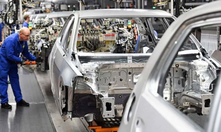 Sıcak Gündem: Otomotiv üretimi yüzde 8, otomobil ihracatı yüzde 29 geriledi - Son Dakika Haberleri