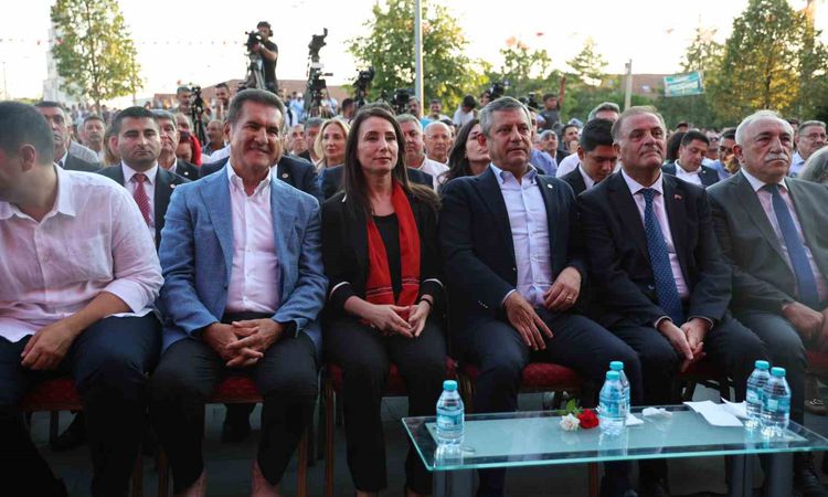 Sıcak Gündem: Özgür Özel: Cemevi de ibadethanedir - Haberleri