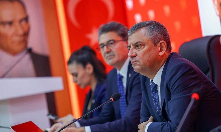 Özgür Özel’e isim şoku! Yargıtay’dan Yeni Parti’ye “Adınızı değiştirin” tebligatı | İşte Tüm Ayrıntılar