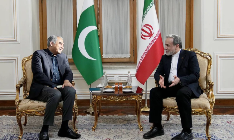 Gündemden Son Bilgiler: Pakistan İçişleri Bakanı Naqvi, bölgesu baskını güvenlik görüşmeleri için İran'da - So