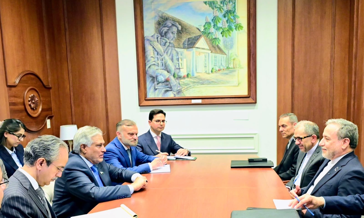 Pakistan ve İran dışişleri bakanları BM'de diyalog ve diplomasi çağrısında bulundu ve Merak Edilenler