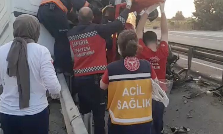 Gündemden Son Bilgiler: Pamukova'da Tır Kazası: 1 Ölü, 1 Yaralı - Haberleri: Gelişmeler Takip Ediliyor