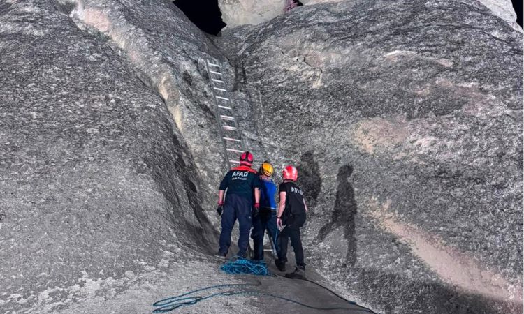 Paşabağları'nda Mahsur Kalan Turist AFAD Tarafından Kurtarıldı - Son Dakika: Gelişmeler Takip Ediliyor