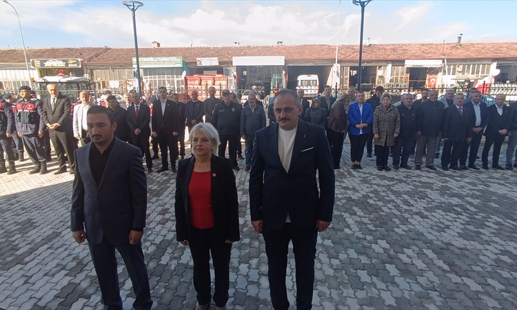 Pazaryeri'de 19 Ekim Muhtarlar Günü çelenk sunumu ve yemekle kutlandı ve Merak Edilenler