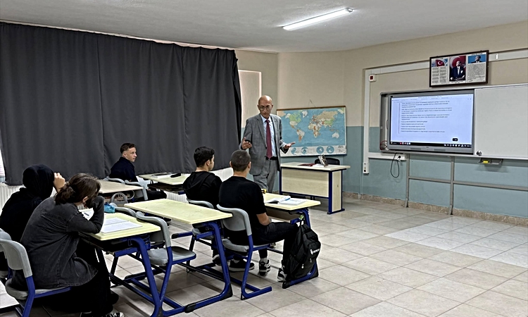 Pehlivanköy Kaymakamı esnafı, Vize İlçe Milli Eğitim Müdürü okulları ziyaret etti - Son Dakika Bilgileri