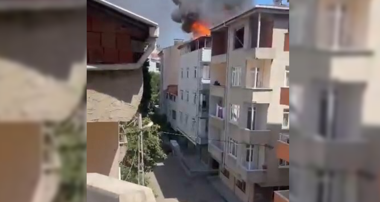 Kritik Açıklama: Pendik'te alevler binanın çatısını bir anda sardı - Haberleri: Gelişmeler Takip Ediliyor