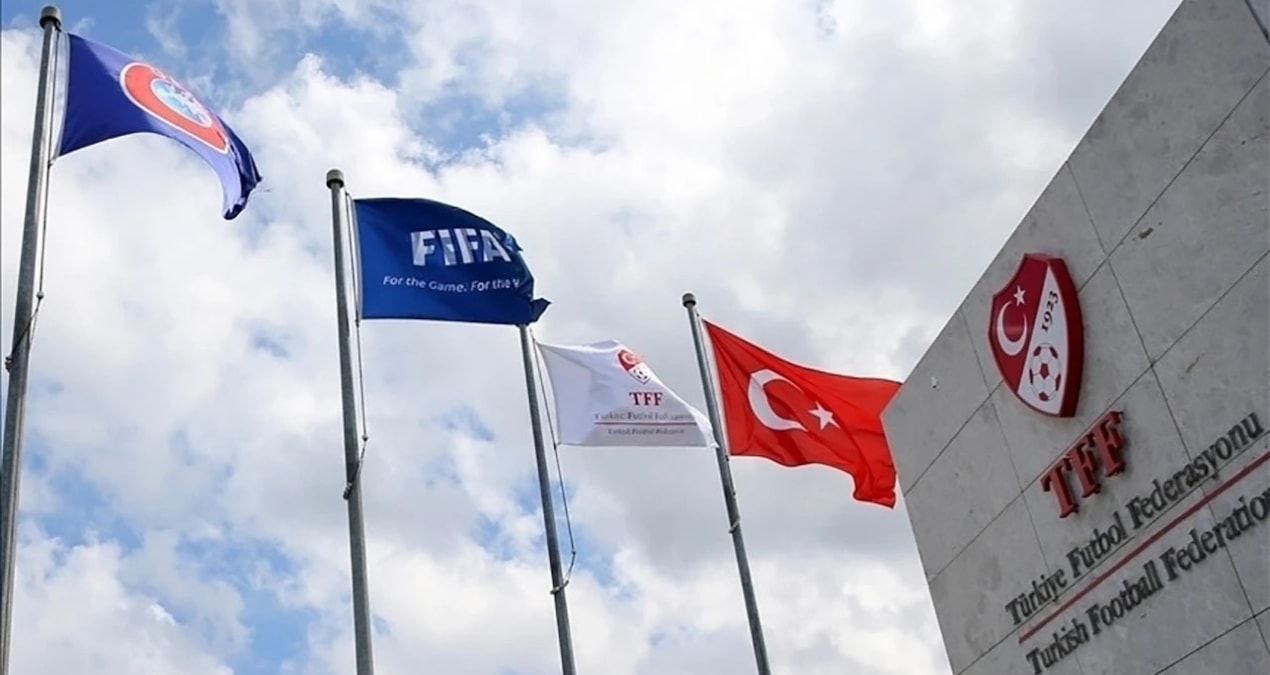 Ayrıntılar Netleşti: PFDK ceza yağdırdı! Süper Lig'den 11 kulübe yaptırım - Son Dakika - Son Dakika Bilgileri