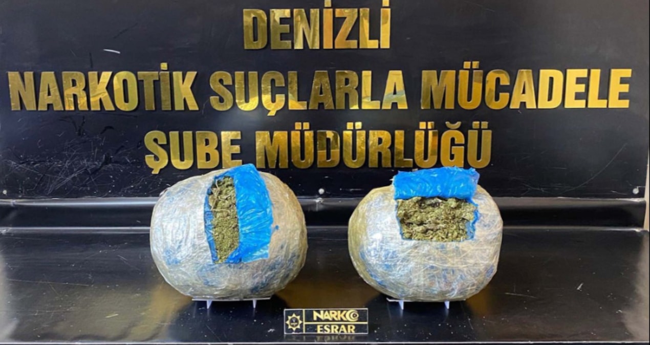 Gündemden Son Bilgiler: Polis denetimine takılan iki otomobilden kilolarca uyuşturucu çıktı - Haberleri - Son