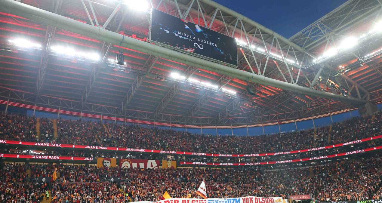 Ayrıntılar Netleşti: Puan kaybı sonrası paylaşımı, Galatasaraylı taraftarları çıldırttı! - En Son Haber | İşte