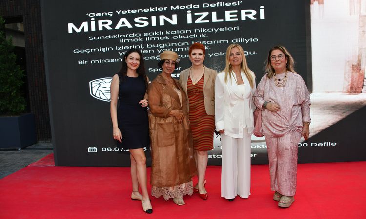 “TRACES OF HERITAGE” FASHION SHOW ATTRACTED GREAT ATTENTION AT BENESTA CENTER - News