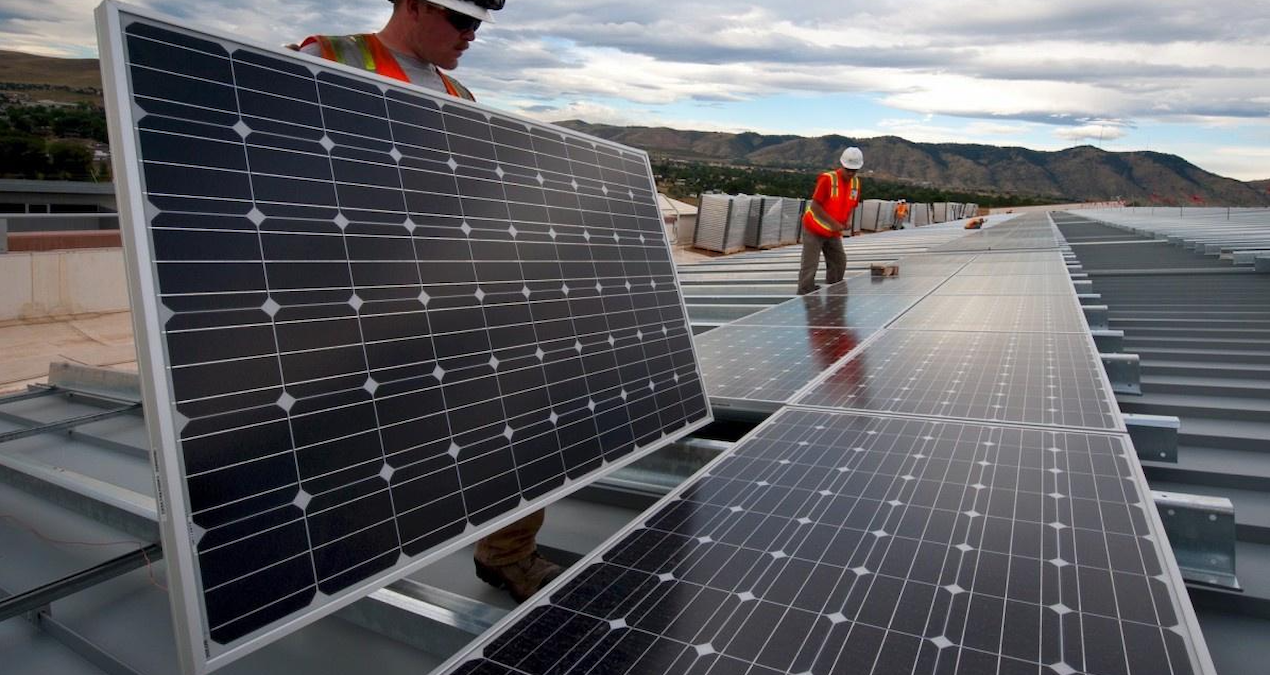 They placed solar panels between the rails and started waiting - Last Minute