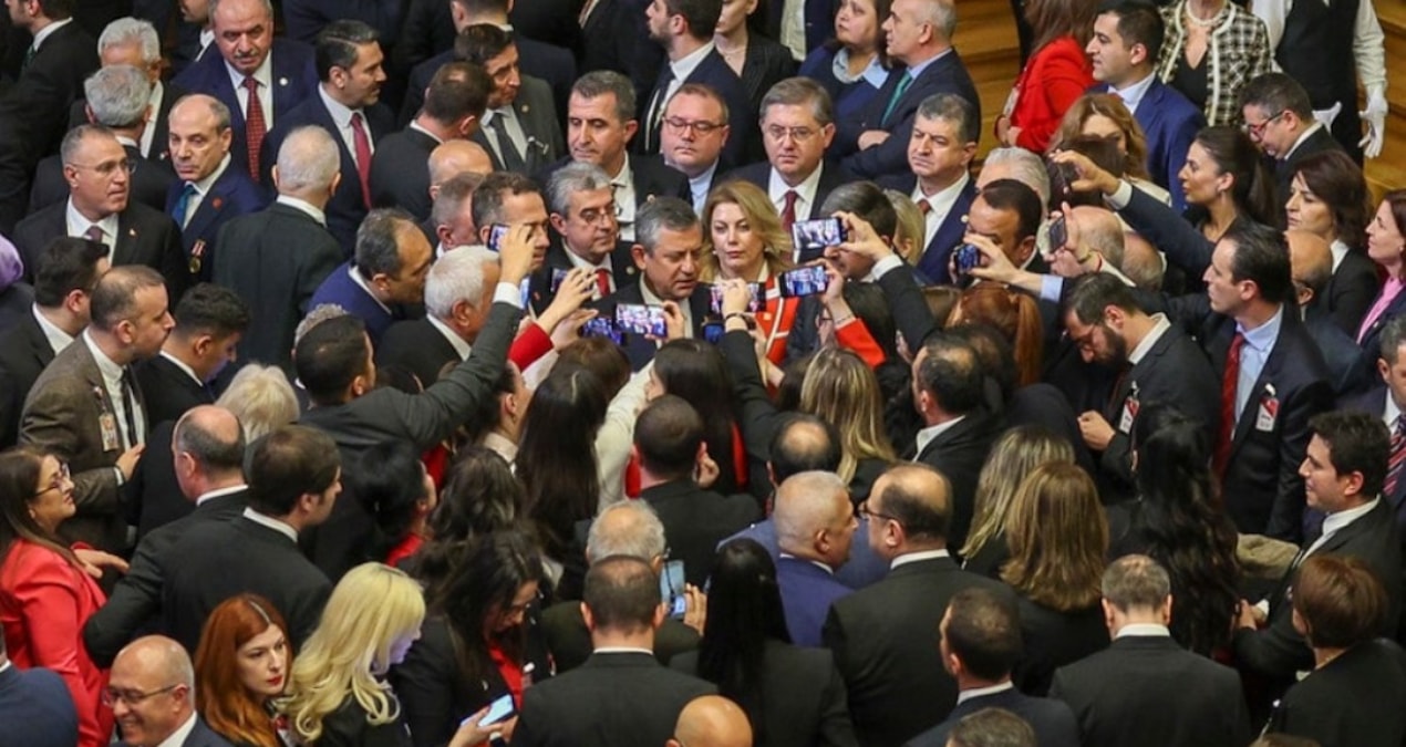 Resepsiyonda dikkat çeken detay! Özel, Erdoğan ile tokalaşmadı - Haberleri