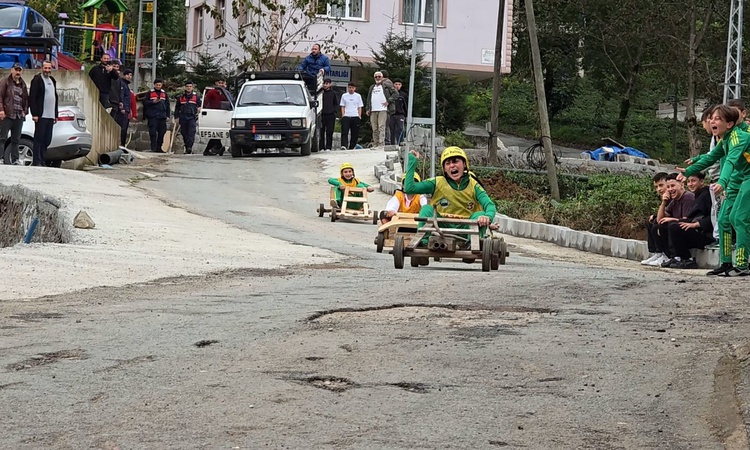 Rize Çamlıhemşin'de Dikkaya köyünde 16. Laz Ralli'ye 44 yarışmacı katıldı | İşte Tüm Ayrıntılar