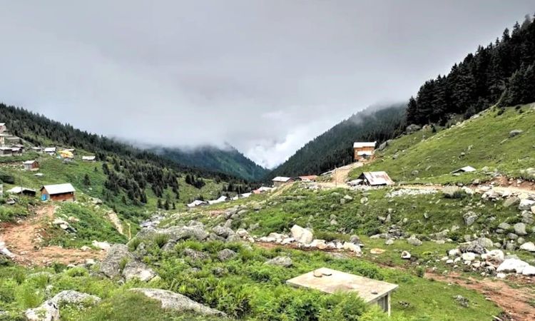 Russian tourists lost in Rize's Hamlakit Plateau were found alive - Last Minute