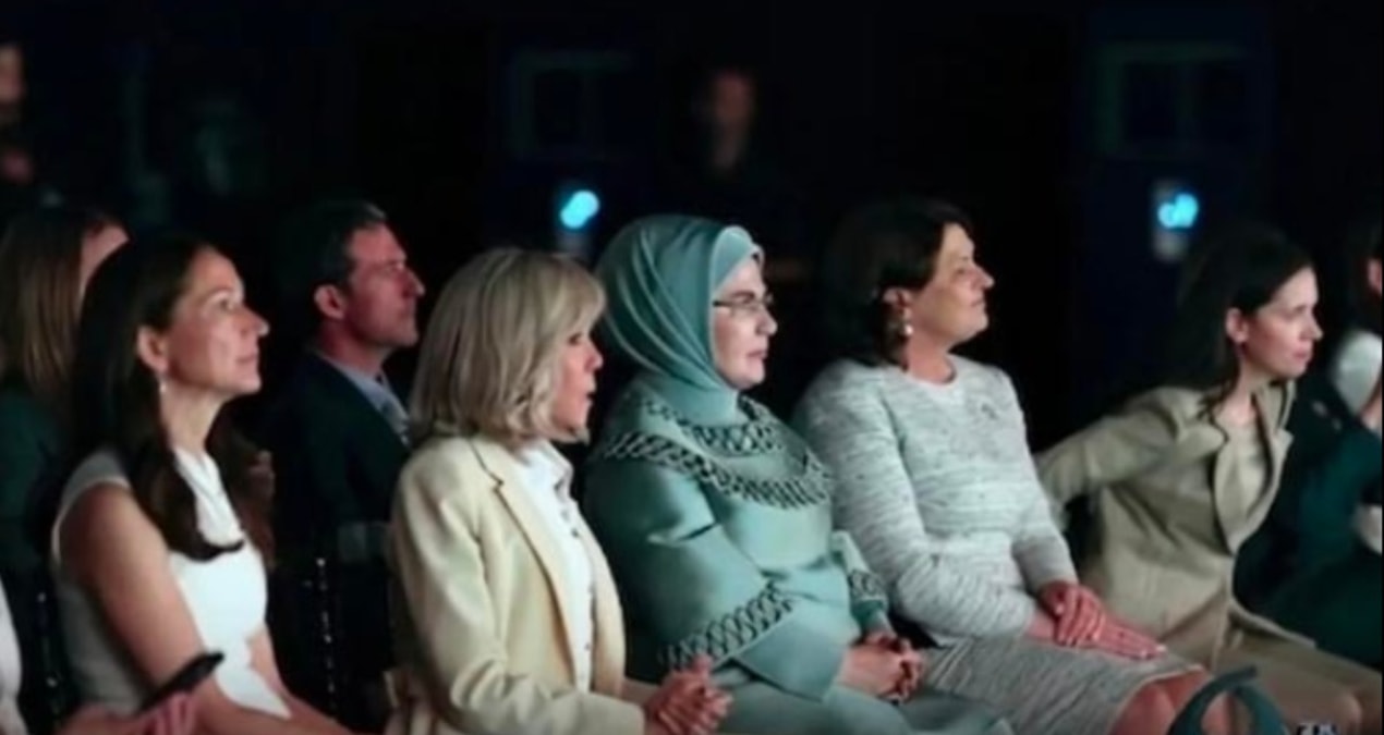 Fashion show surprise not only for Ajda Pekkan but also for First Ladies - News