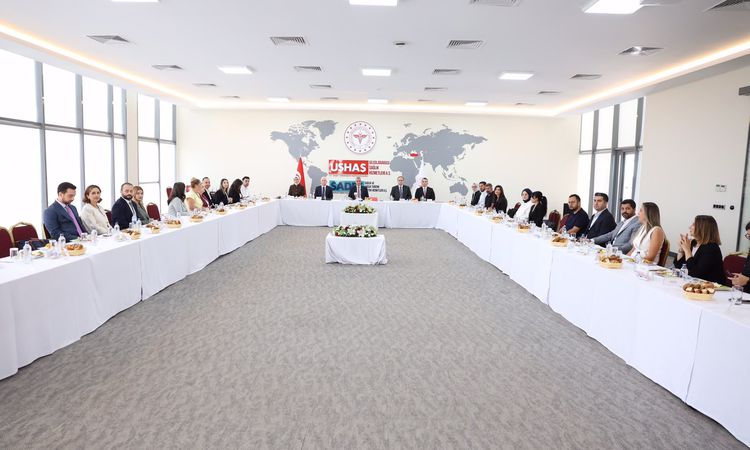 Sıcak Gündem: Sağlık Bakanı Memişoğlu: Türkiye'de yaş ortalaması 78,5'e artış grafiği çizdi - Son Dakika