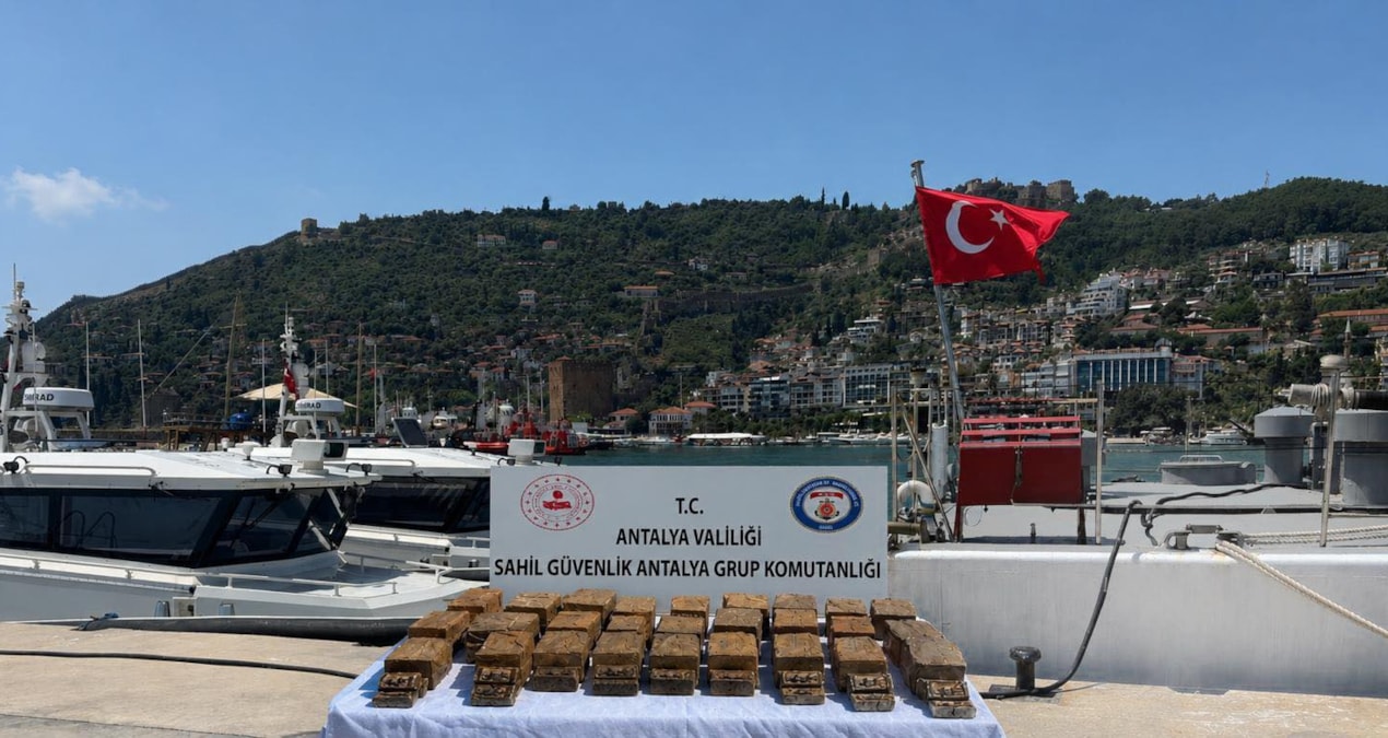 Ayrıntılar Netleşti: Sahile vuran pakette kilolarca uyuşturucu çıktı - Haberleri | İşte Tüm Ayrıntılar