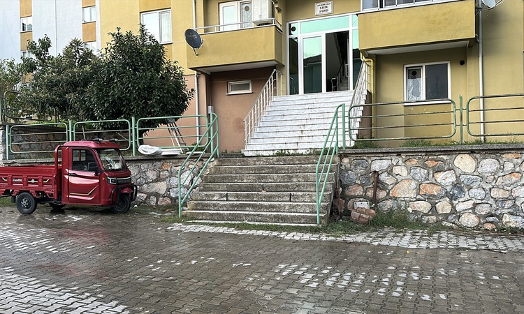 Sakarya Adapazarı'nda eşya tartışması silahlı kavgaya dönüştü, 1 kişi öldü - Son Dakika Bilgileri