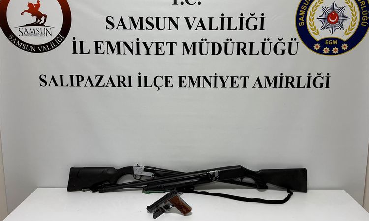 Sıcak Gündem: Salıpazarı'nda silah baskınu: 2 tüfek, 1 tabanca ele geçirildi - Son Dakika: Gelişmeler Takip Ed