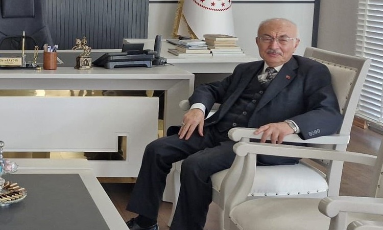 Samsun'da 5 yıl 5 ay vali yardımcılığı yapan Emin Çolak vefat etti