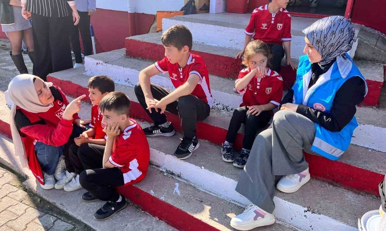 Samsun Canik'te ilkokul bahçesinde çocuklar için pickleball sahası oluşturuldu - Son Dakika Bilgileri