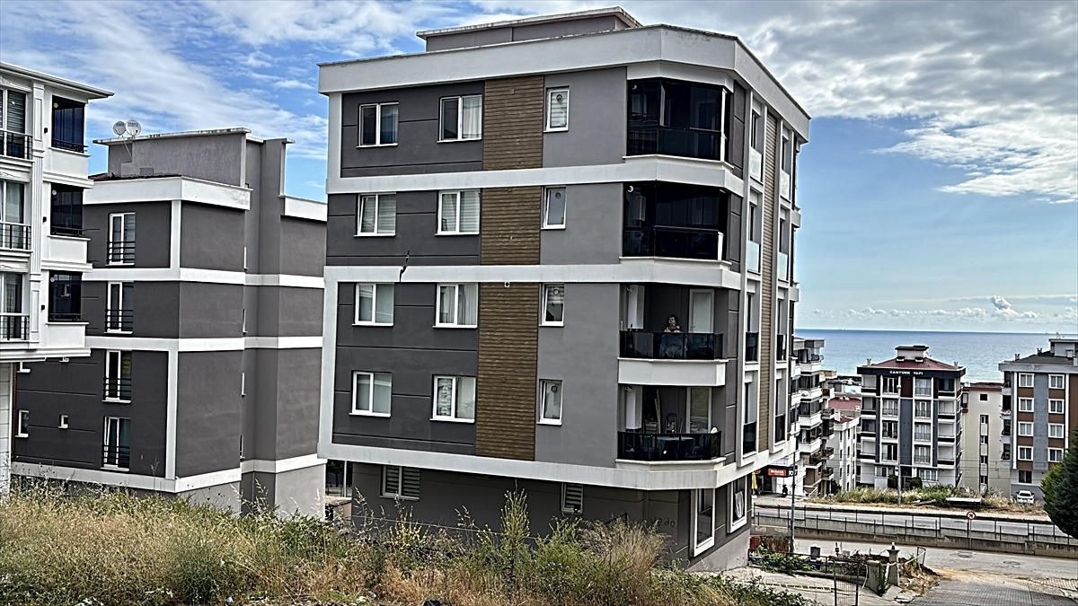 A 5-storey building whose walls cracked and collapsed during the construction excavation in Samsun was evacuated - Breaking News