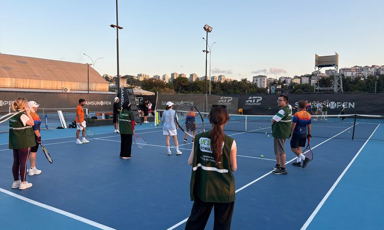 Samsun Yeşilay Spor Kulübü'nden Gençlere Tenis Etkinliği - Son Dakika Bilgileri