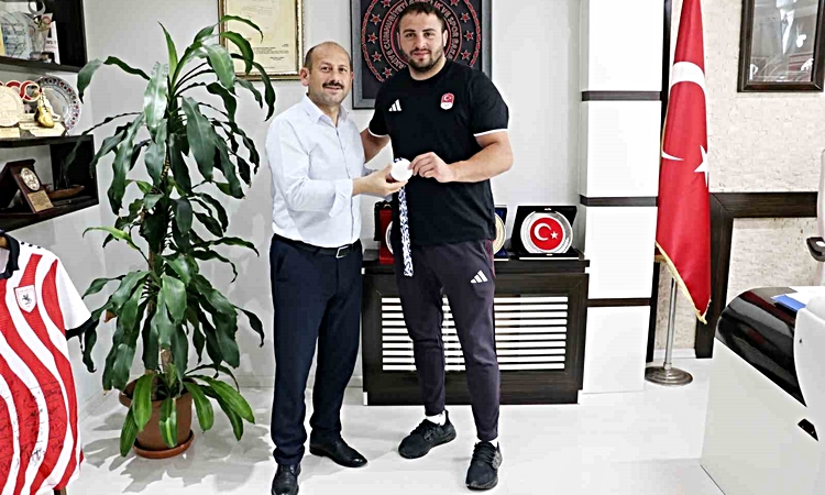 Samsunlu boksör Berat Acar, Akdeniz Oyunları’nda gümüş madalya kazandı | İşte Tüm Ayrıntılar