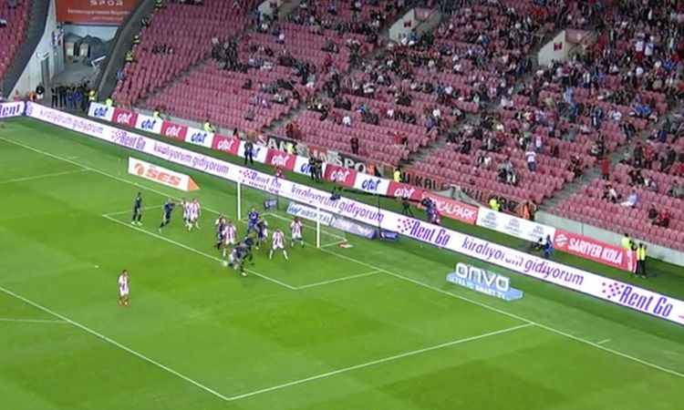 Samsunspor-Fenerbahçe maçı için televizyonu açanlar gözlerine inanamadı: Gelişmeler Takip Ediliyor