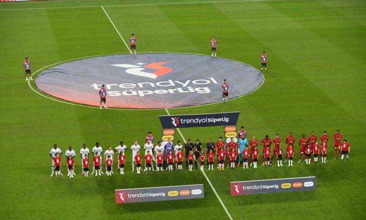 Sıcak Gündem: Samsunspor-Göztepe: İlk 15 Dakika Konuk Ekibin Üstünlüğüyle Geçildi - Son Dakika Haberleri - Son